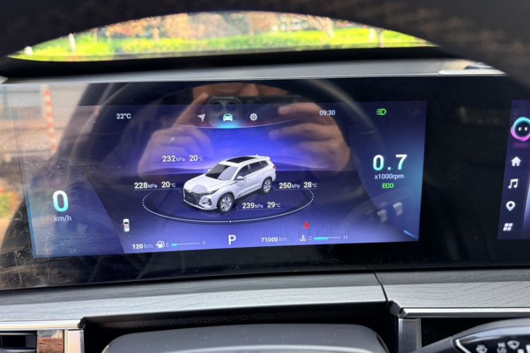 Used Chery Tiggo 8 PRO 2022 290T Two-Wheel Drive Sky Dome Edition 5 Seats Odometer Close Up