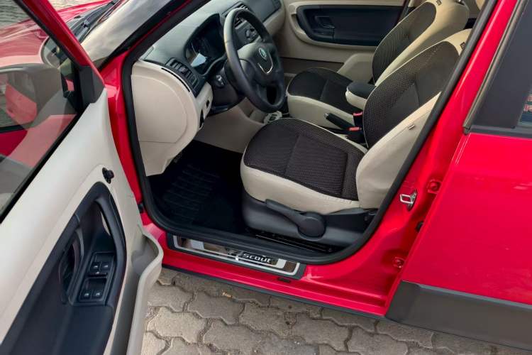 Used Skoda Fabia 2012 1.6L Scout