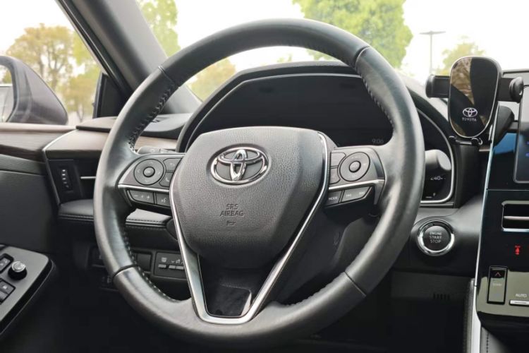 Used Toyota Avalon 2023 2.0L Premium Edition Interior 8
