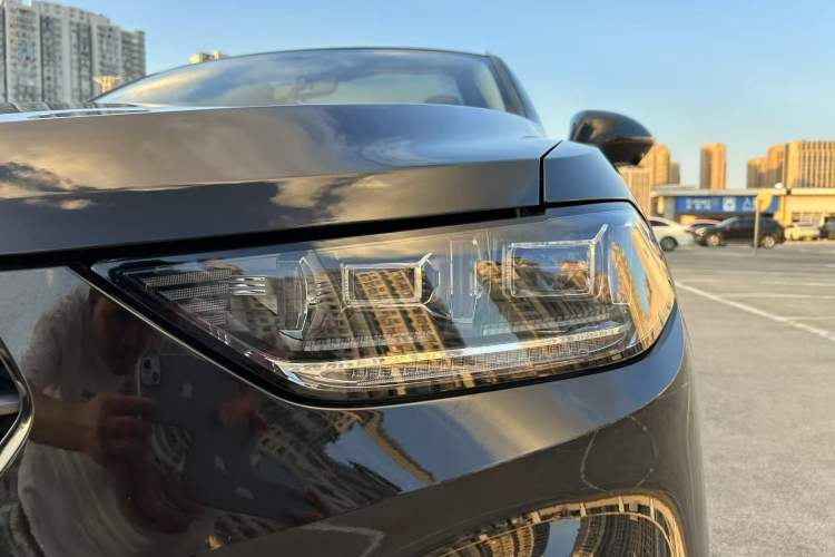 Used Wey VV5 2020 1.5T Two-Wheel Drive Color Pioneer