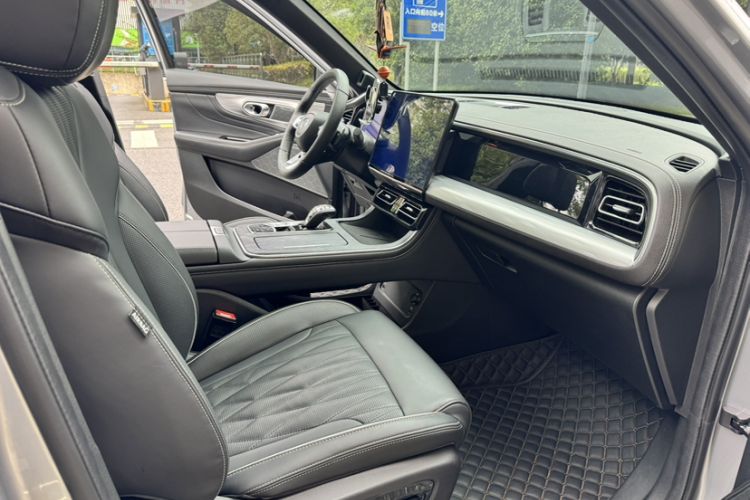 Used GAC Trumpchi GS8 2022 LINGHANG Series 2.0 TGDI Two-Wheel-Drive Luxury Edition (7 Seats)
