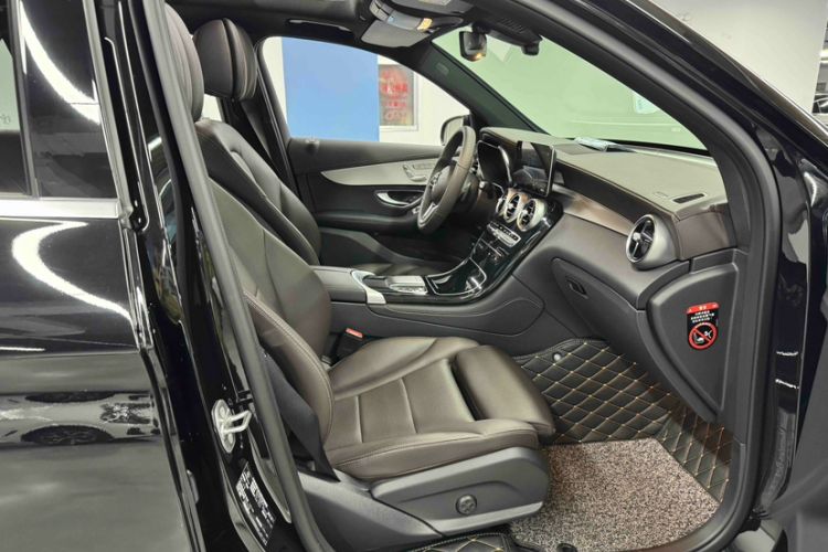 Used Mercedes-Benz GLC 2021 GLC 260 L 4MATIC Dynamic Edition Interior 9