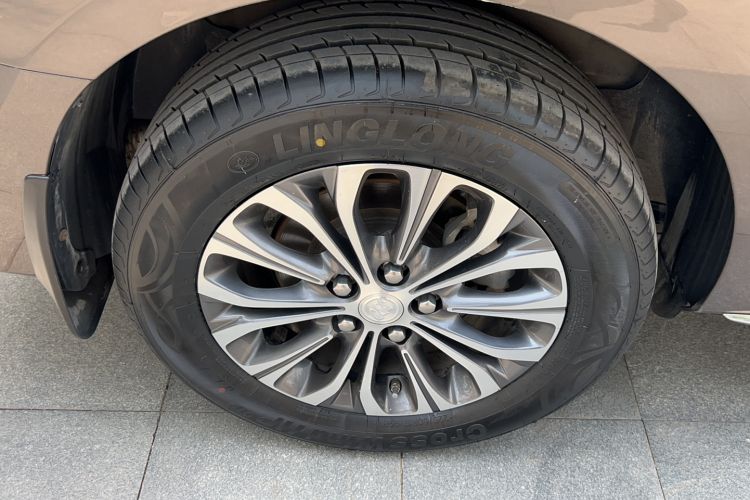 Used Buick GL8 2023 Land Executive Class Comfort Model