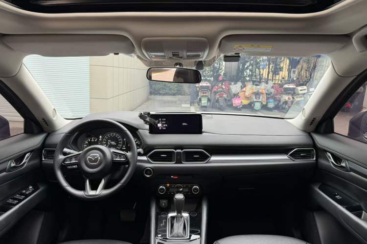 Used Mazda CX-5 2024 2.0L Automatic Two-Wheel Drive ZhiShang Version Interior 3