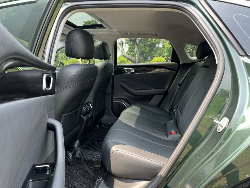 Used Geely Auto Emgrand 2026 Model 5th Generation 1.5T DCT Prestige Edition — 38