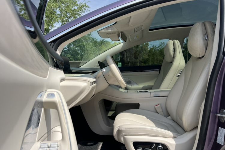 Used Hima Luxeed R7 2025 Range-Extended Version 251 km Max Interior 2