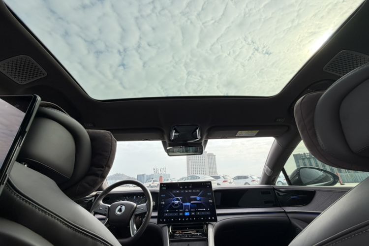 Used Denza Z9 2024 1100 km All-Wheel-Drive Ultra Version