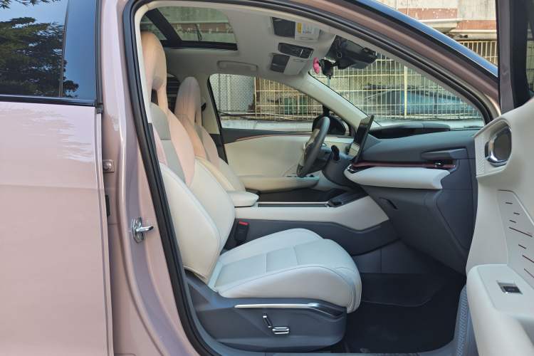 Used Lynk & Co 06 EM-P 2023 EM-P 126 Long-Range Halo