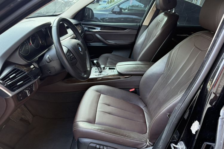 Used BMW X5 2015 xDrive28i
