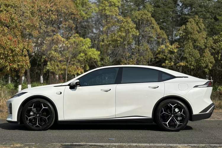 Used Deepal SL03 2025 Extended-Range Sporty Version
