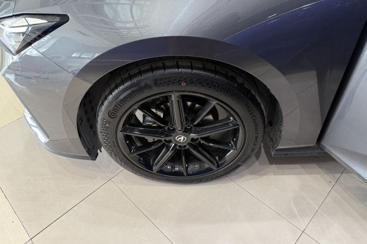 Used Changan UNI-V 2024 1.5T High-Energy Version
