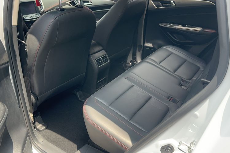 Used CHANGAN CS75 2017 Shangku Edition 1.5T Manual ZhiXiang Model Interior 2
