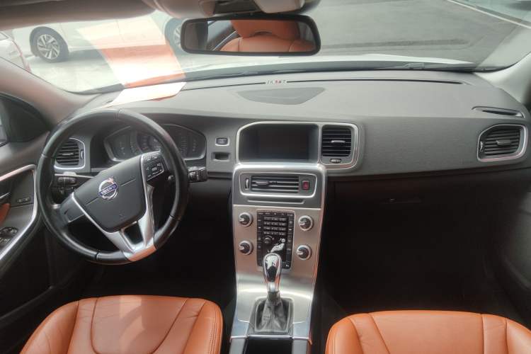 Used Volvo S60 2015 S60L 2.0T Smart Drive Edition
