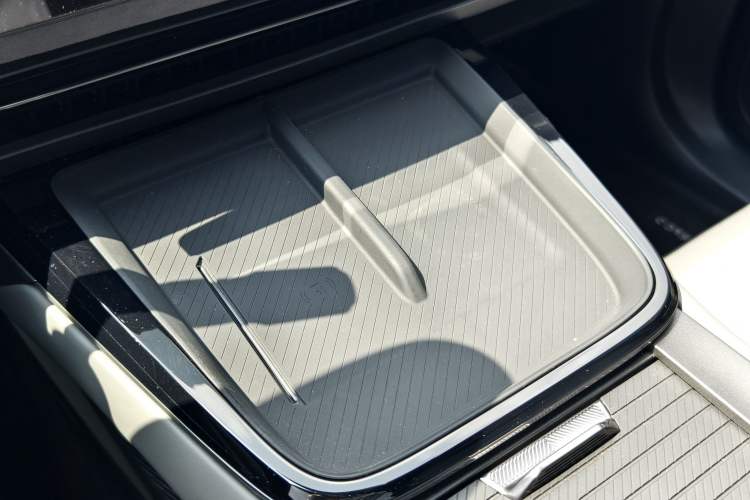 Used Lynk & Co 08 EM-P 2023 245km Ultra-Long Range Halo
