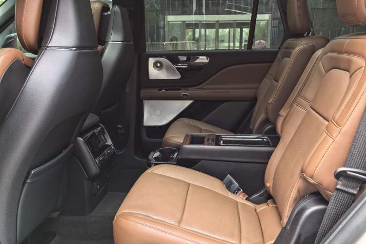 Used Lincoln Aviator 2020 3.0T V6 All-Wheel Drive Executive Version
