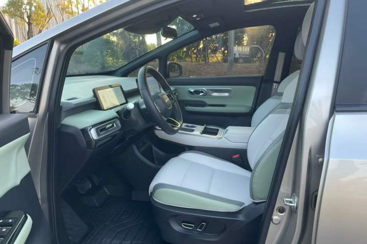 Used AION Y 2022 Plus 70 Smart Edition