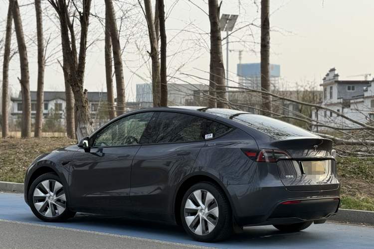 Used Tesla Model Y 2022 Revised Version Rear-Wheel Drive Exterior 4