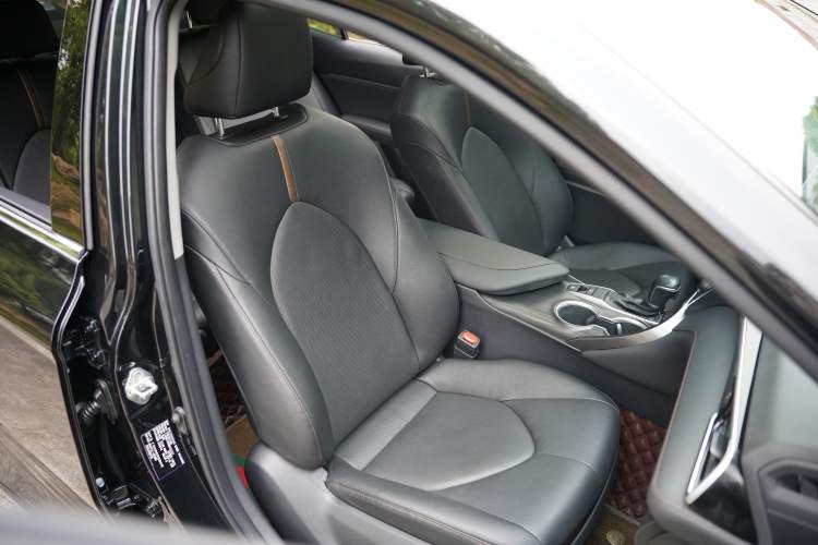 Used Toyota Camry 2021 2.0G Luxury Edition
