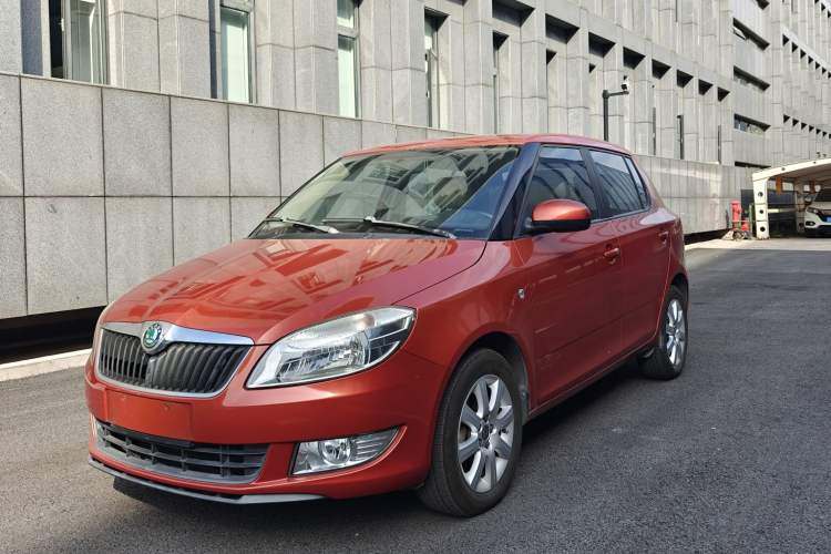 Used Skoda Fabia 2014 1.4L Automatic Crystal Edition