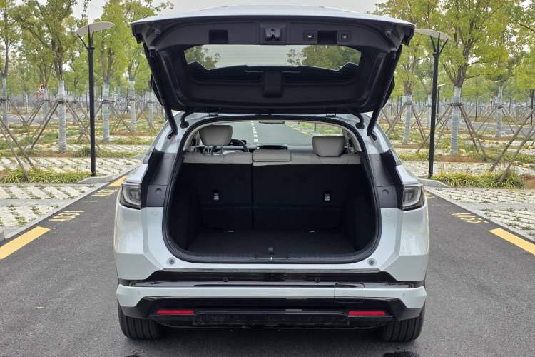 Used Honda P7 2025 Rear-Drive Long-Range Pro