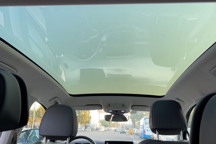 Used Volkswagen ID.6 CROZZ 2022 Long-Range PRO Edition Headliner