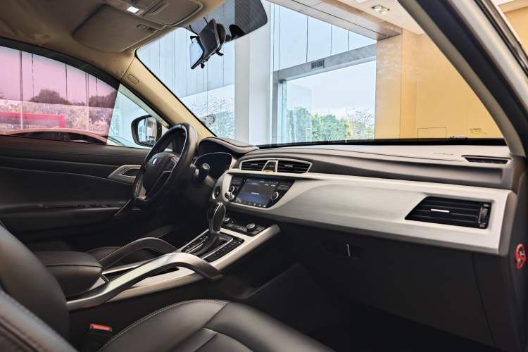 Used Geely Auto Emgrand X7 Sport 2016 1.8TD Automatic Smart Connectivity Version