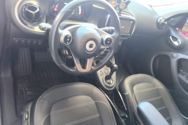 Used smart forfour 2016 0.9T 66 kW Pioneer Edition