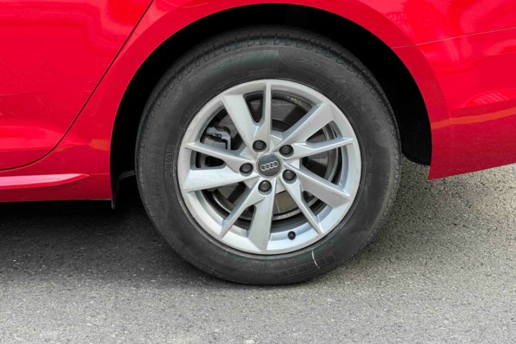 Used Audi A4L 2017 40 TFSI Ambition Edition
