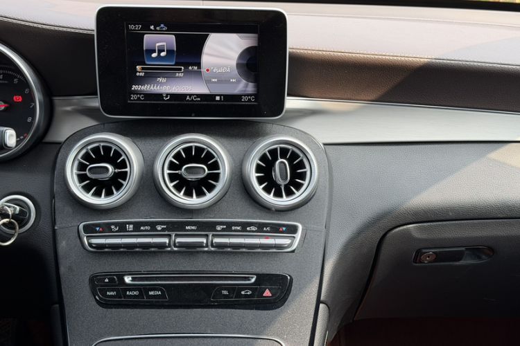 Used Mercedes-Benz GLC 2018 Facelift GLC 200 4MATIC Interior 3