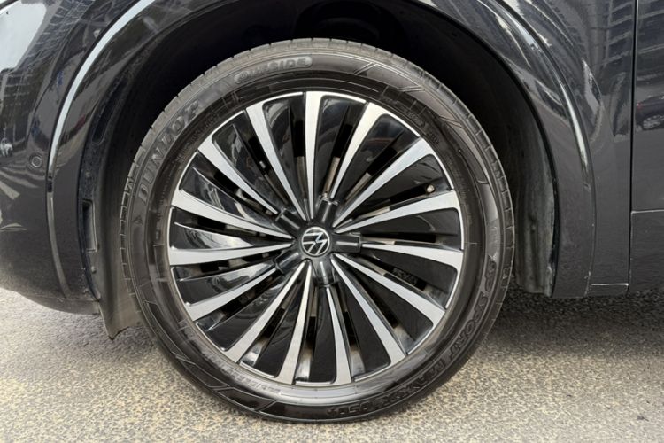 Used Volkswagen Viloran 2024 380TSI Premium Edition Exterior 8