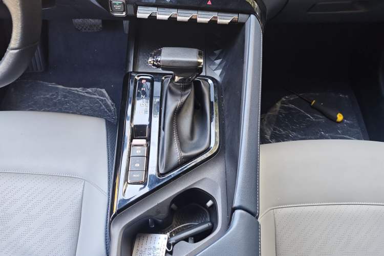 Used Baojun RC-5 2020 1.5T CVT Smart Shine Prestige Edition
