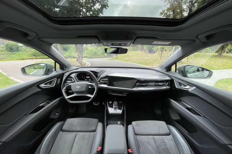 Used Audi Q4 e-tron 2023 40 e-tron Creation Edition Midnight Interior 1