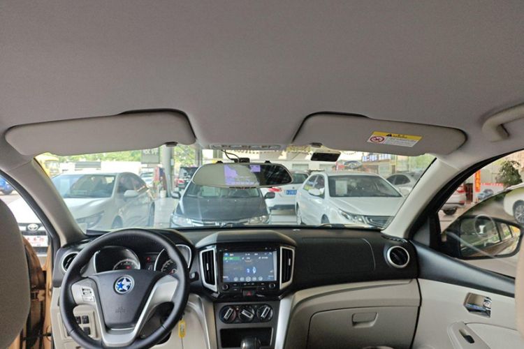 Used Venucia T70 2015 2.0L CVT Smart Choice Edition