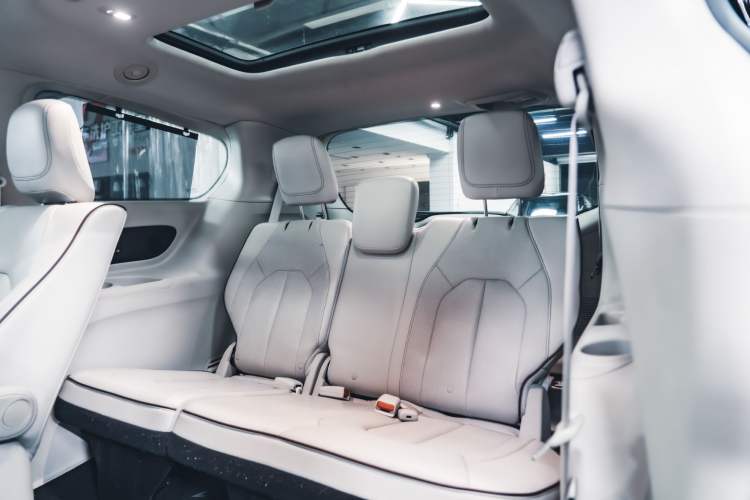 Used Chrysler Grand Voyager 2017 3.6L Premium Edition
