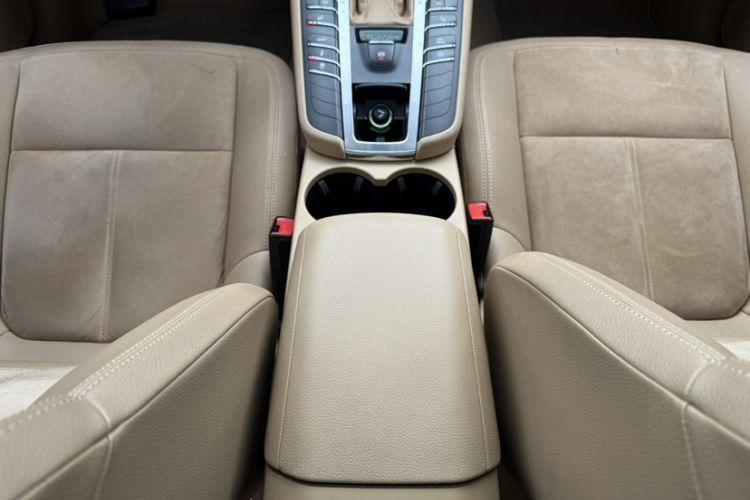 Used Porsche Macan 2016 Macan 2.0T Interior 3