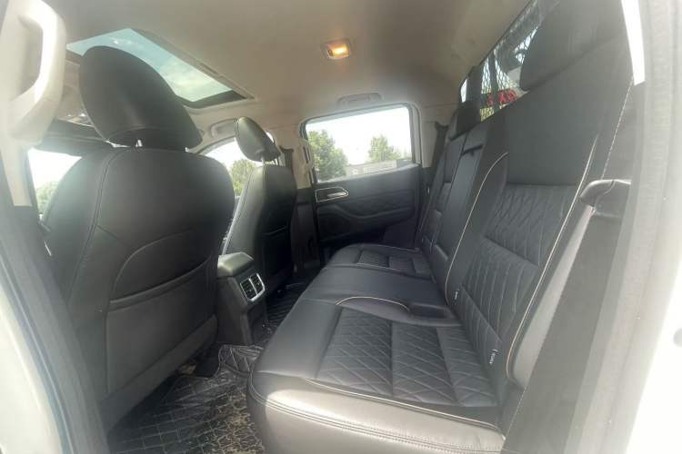 Used Great Wall Poer 2021 2.0T Global Version Automatic Diesel 4x4 Comfort Trim Standard Box GW4D20M