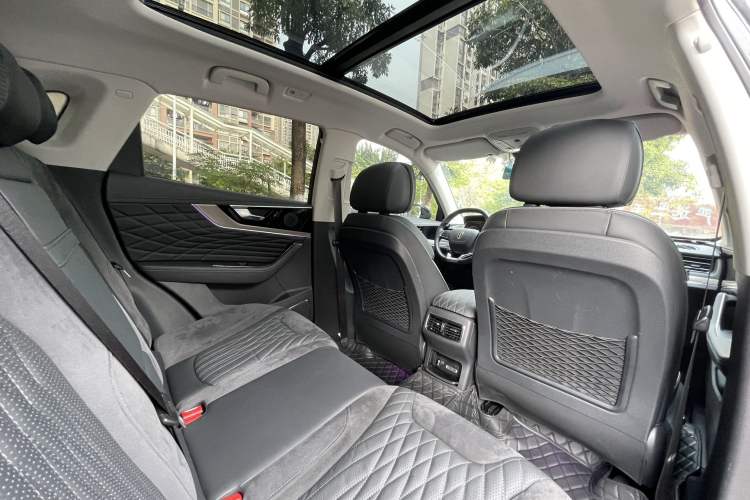 Used Hongqi HS5 2022 Facelifted Version 2.0T Smart Connect Flagship All-Wheel-Drive Edition
