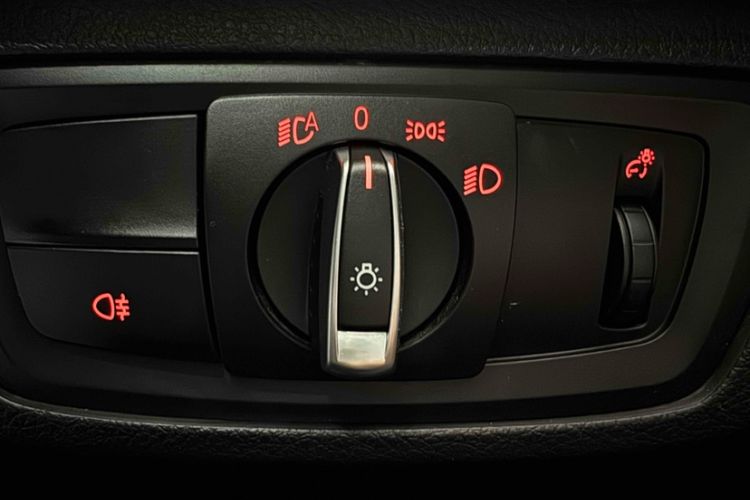 Used BMW 1 Series 2021 120i M Sport Night Edition Interior 2