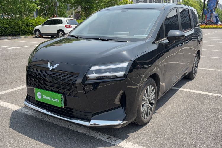 Used Wuling Starlight 730 2025 Model Plug-in Hybrid 125km Luxury Edition