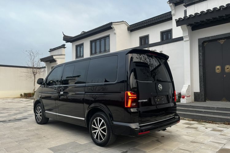 Used Volkswagen Multivan 2012 2.0 TSI Two-Wheel-Drive Luxury Edition
