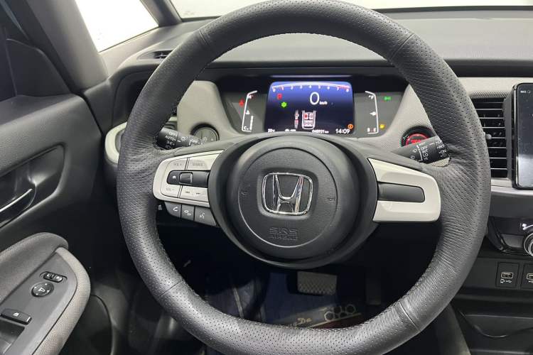 Used Honda LIFE 2021 1.5L CVT CRO-S Fun Edition Interior 4