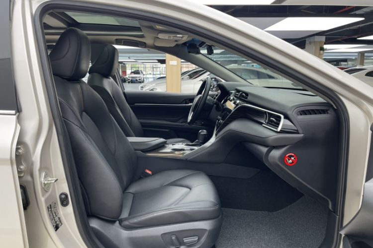 Used Toyota Camry 2019 2.5G Luxury Edition China VI Standard Interior 5