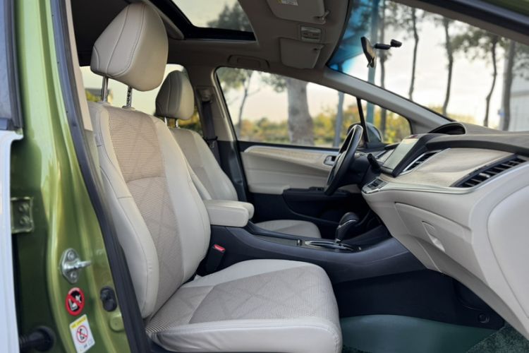 Used Honda Jade 2016 1.8L Automatic Comfort Elite Version 5 Seats Interior 5