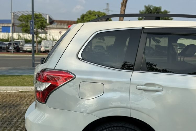 Used Subaru Forester 2014 2.0i Manual Luxury Edition
