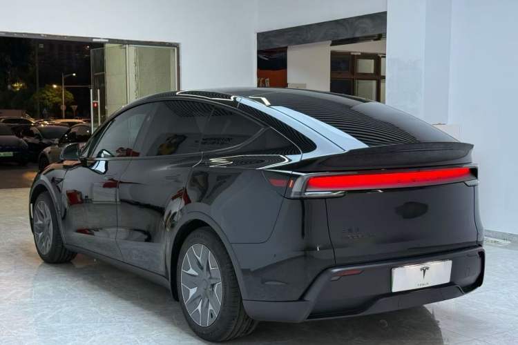 Used Tesla Model Y L 2025 Model Long-Range All-Wheel-Drive Version
