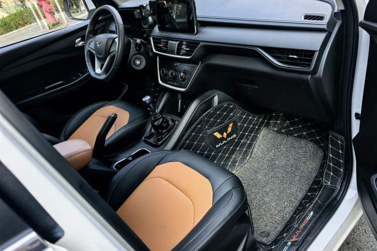 Used Wuling Hongguang S3 2019 1.5L Manual Comfort Model China VI Standard
