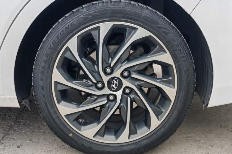 Used Hyundai Elantra (6th Generation / Lingdong) 2019 1.4T Dual-Clutch Xuan Dong · Dynamic Model
