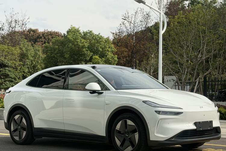 Used ONVO L60 2024 60 kWh Rear-Drive Version