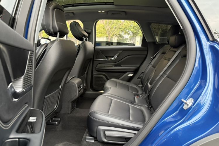 Used Lincoln Corsair 2020 2.0T Two-Wheel Drive Luxury Edition Interior 2