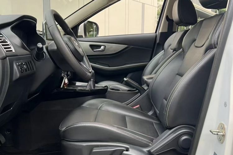 Used Dongfeng Fengon S560 2018 1.8L Manual Urban Model 7 Seats
